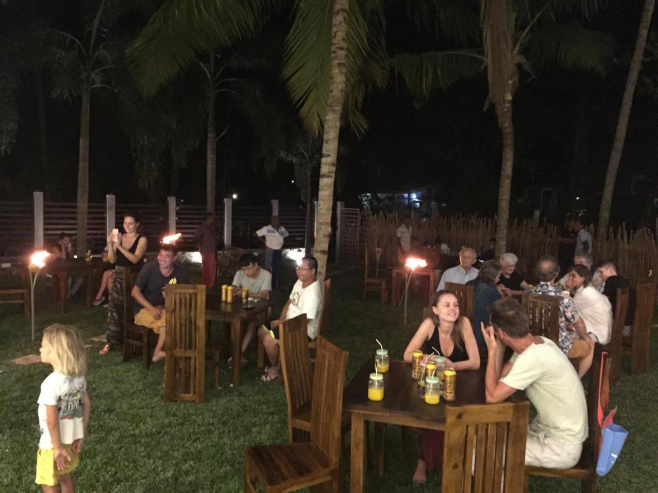Hotel Bay Hiriketiya Dikwella Sur Exterior foto